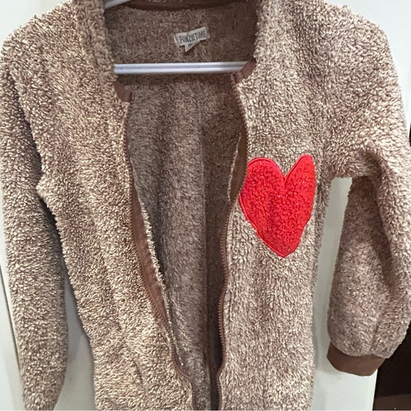 Girls onesie deer size medium. - Picture 7 of 7